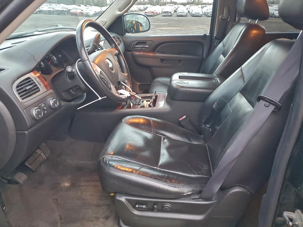 2011 CHEVROLET SUBURBAN K1500 LTZ photo 7