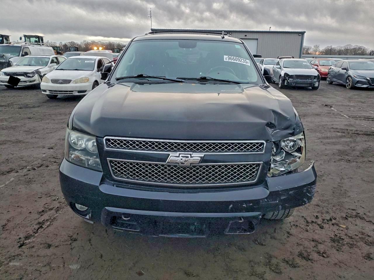 2011 CHEVROLET SUBURBAN K1500 LTZ photo 5