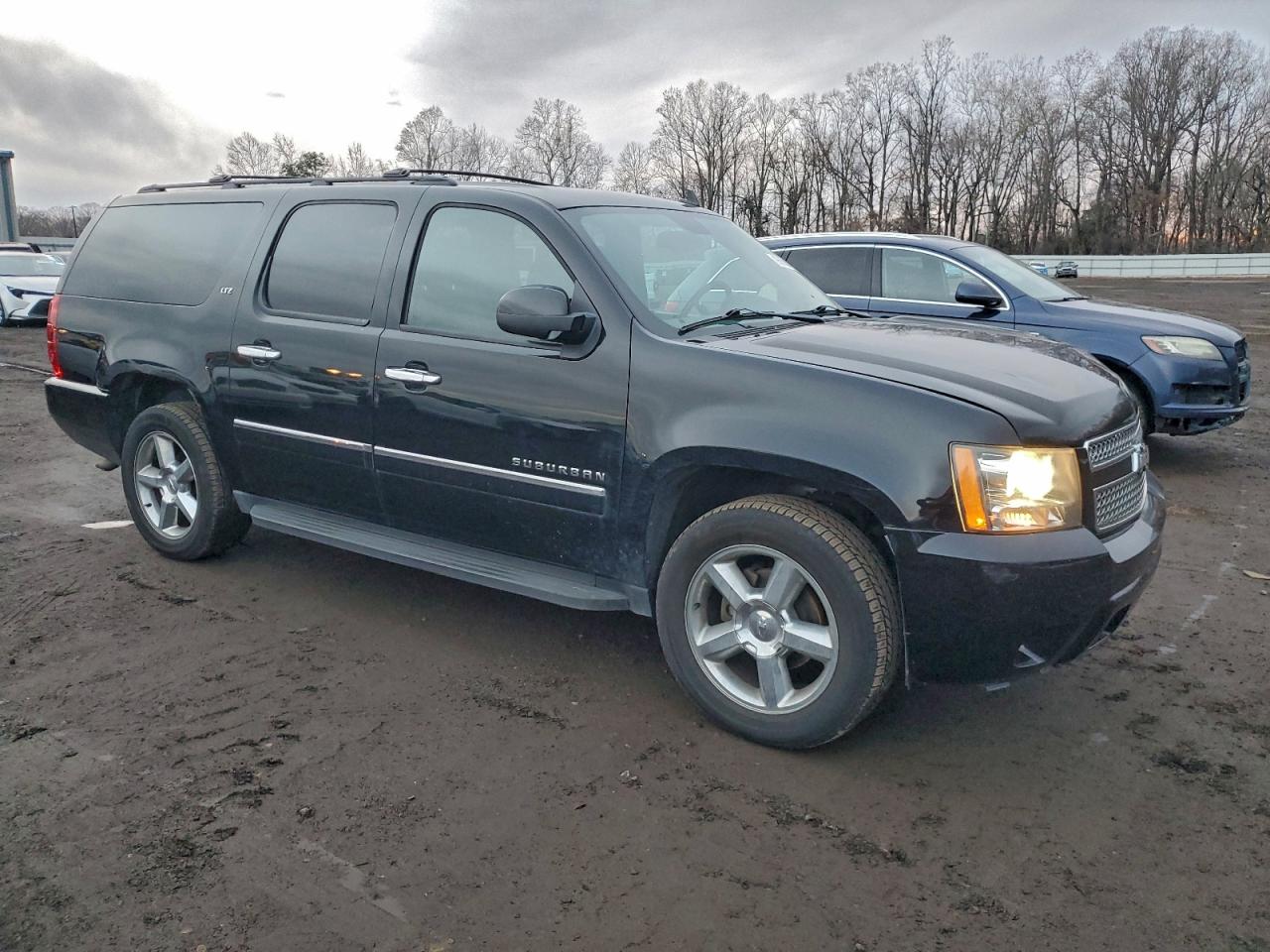 2011 CHEVROLET SUBURBAN K1500 LTZ photo 4