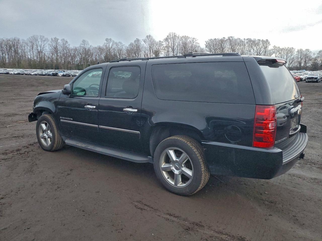 2011 CHEVROLET SUBURBAN K1500 LTZ photo 2