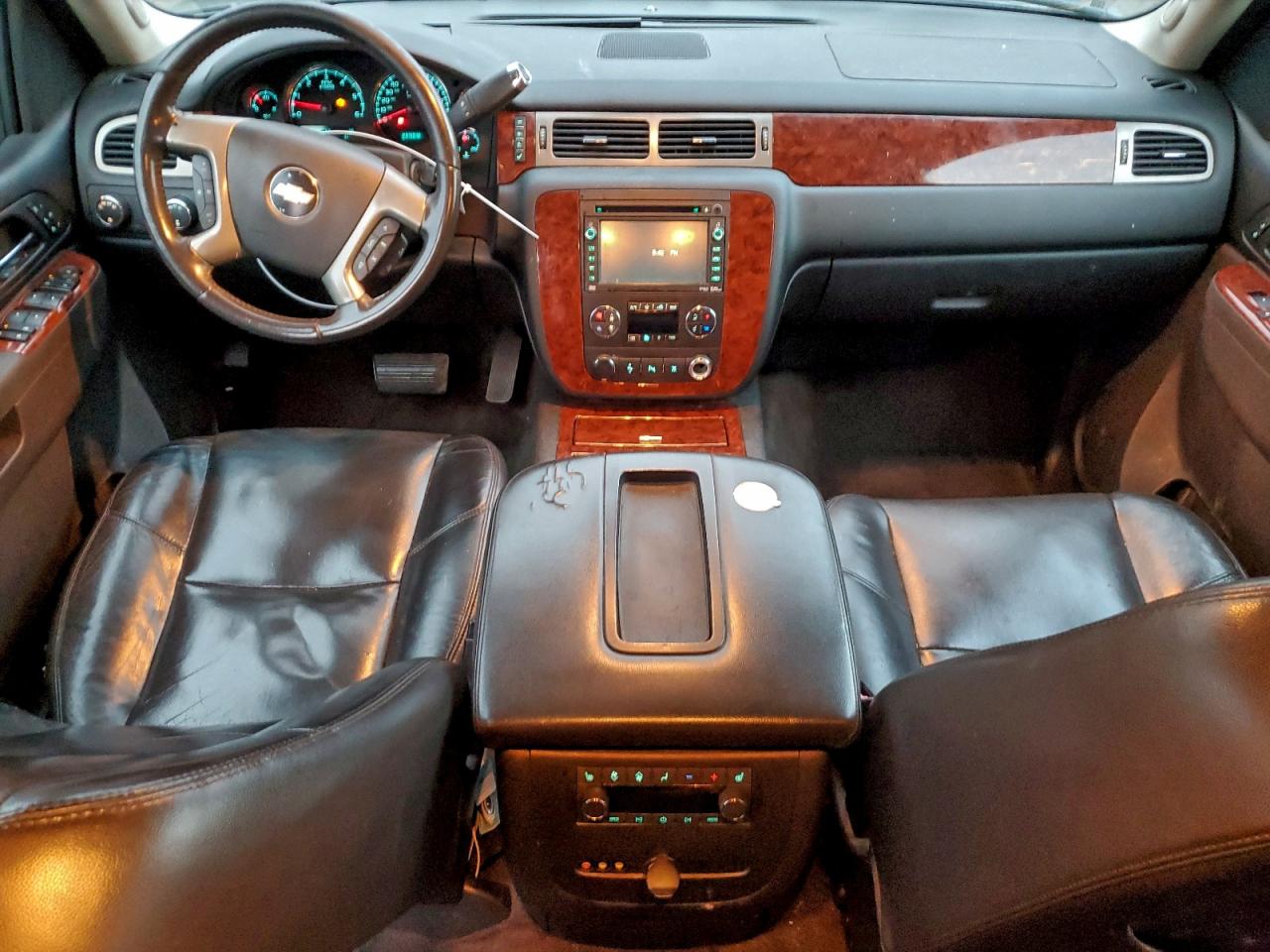 2011 CHEVROLET SUBURBAN K1500 LTZ photo 8