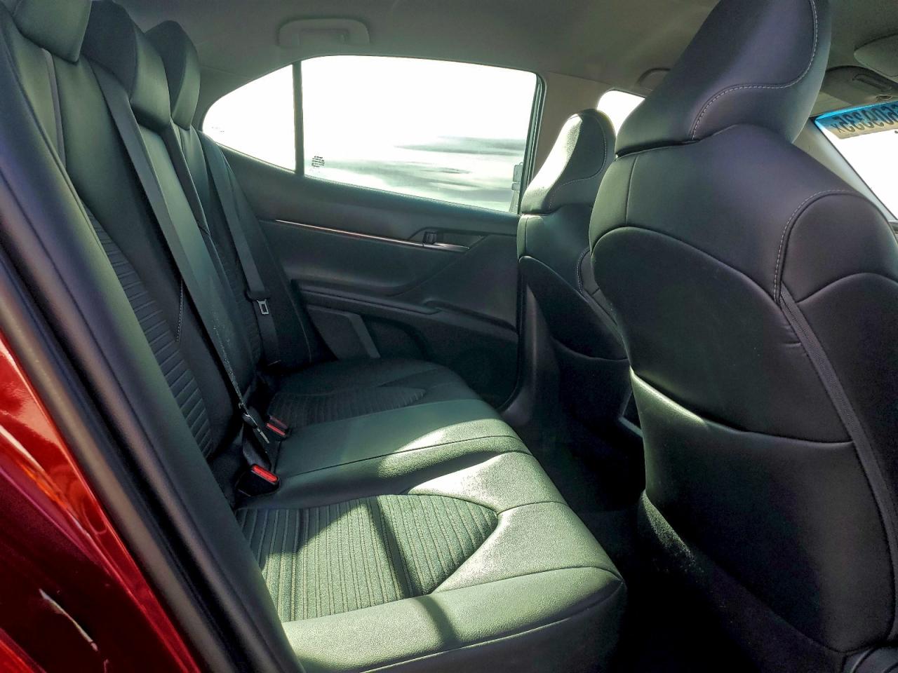 2018 TOYOTA CAMRY L photo 10