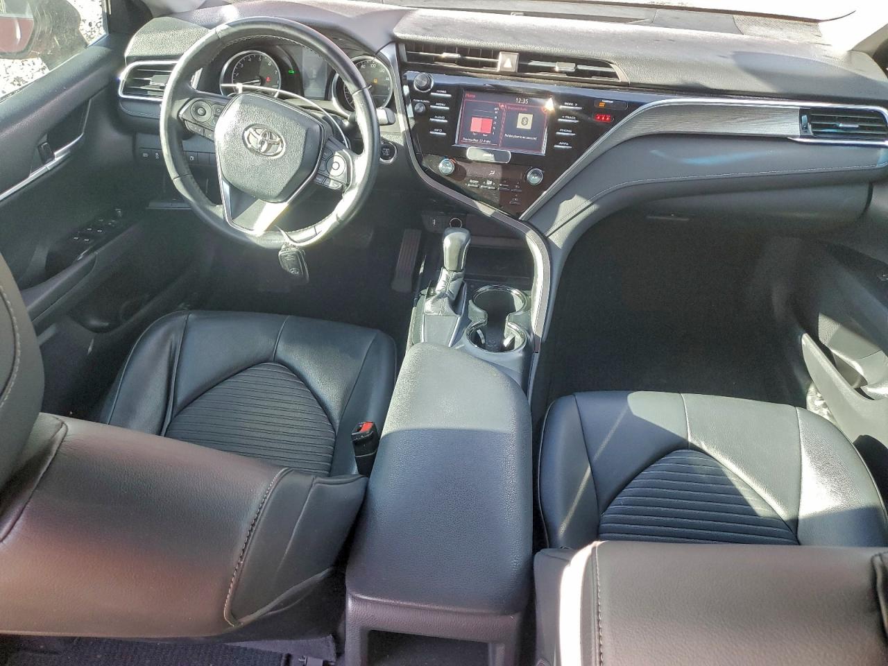 2018 TOYOTA CAMRY L photo 8