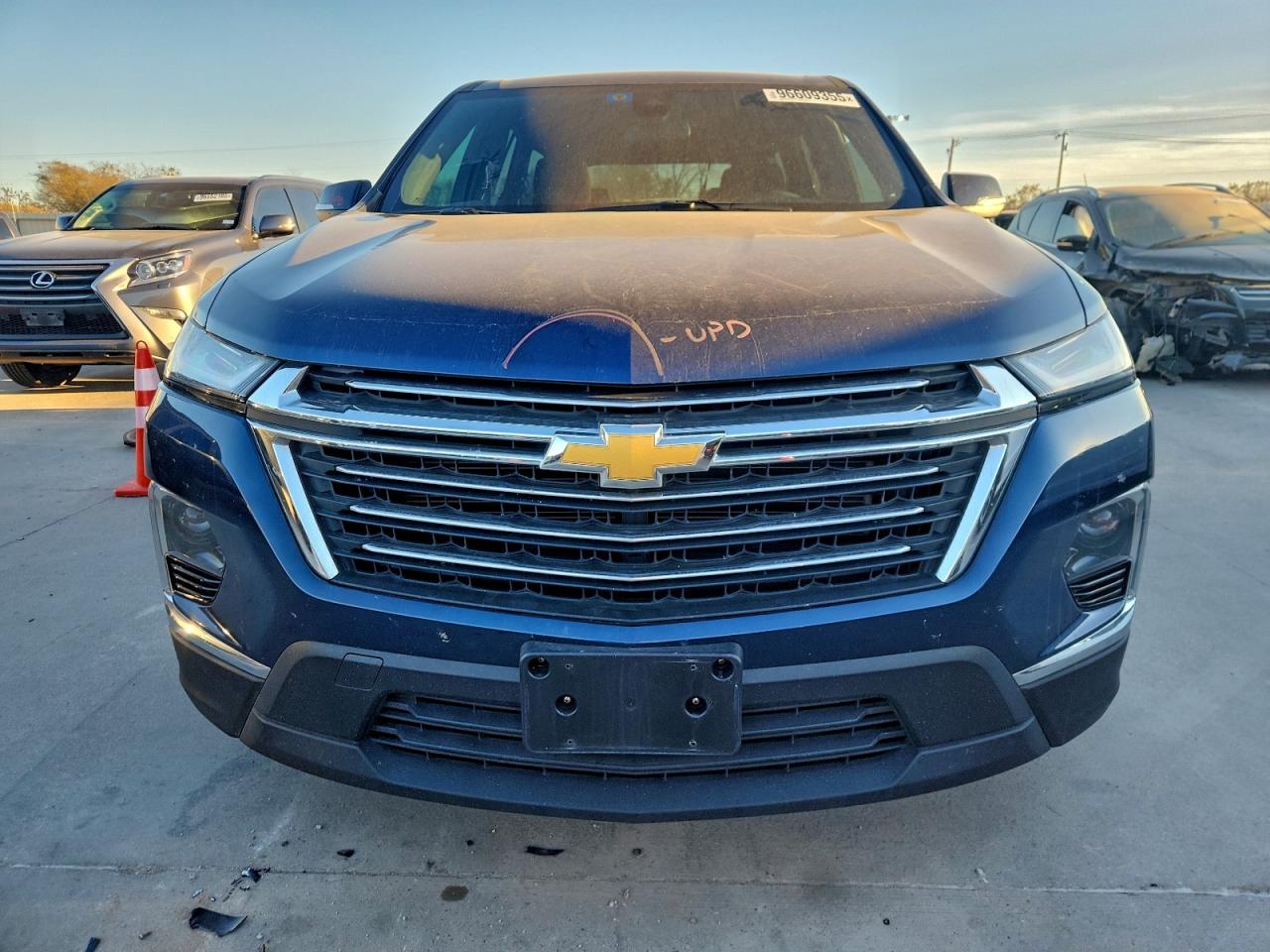 2023 CHEVROLET TRAVERSE LT photo 5