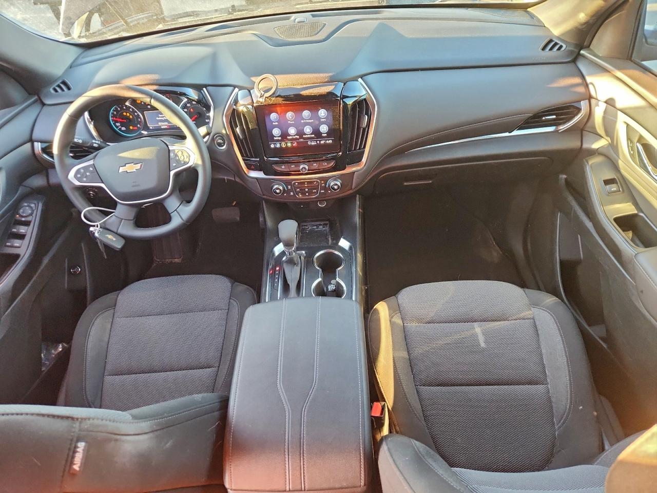 2023 CHEVROLET TRAVERSE LT photo 8