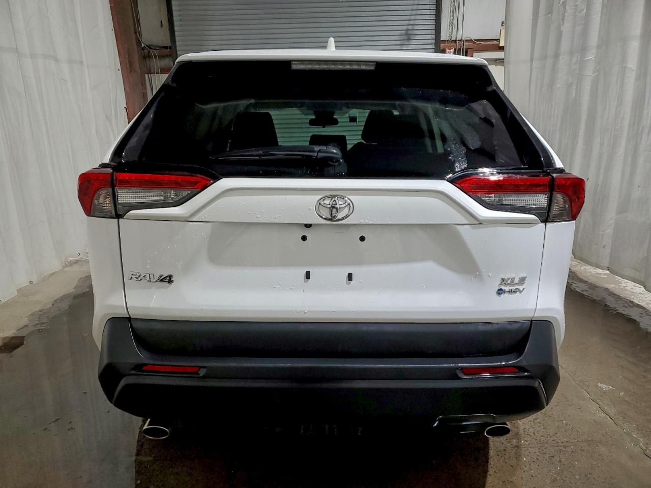 2025 TOYOTA RAV4 XLE photo 6