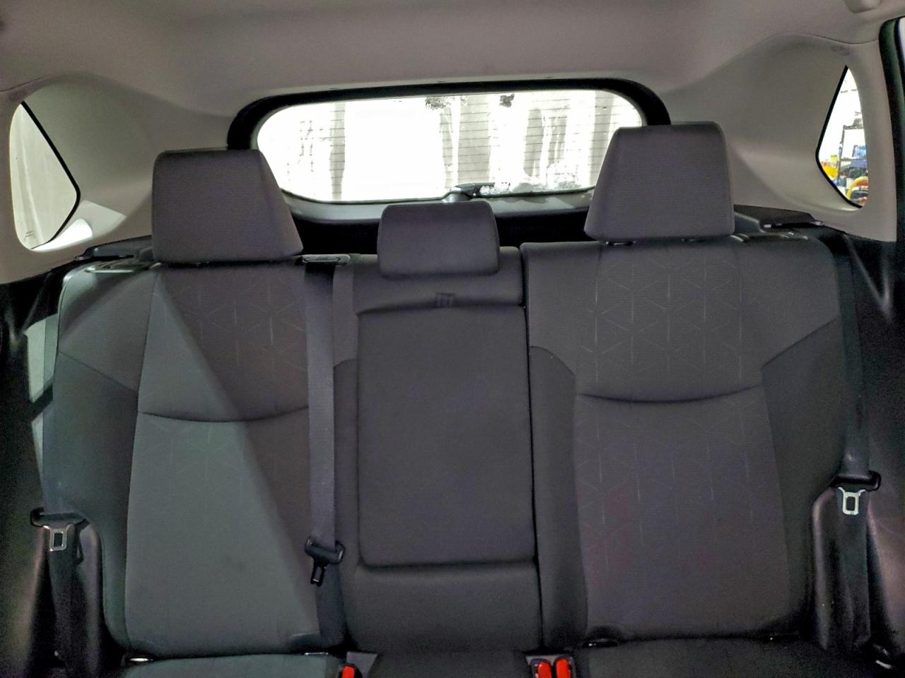 2025 TOYOTA RAV4 XLE photo 10