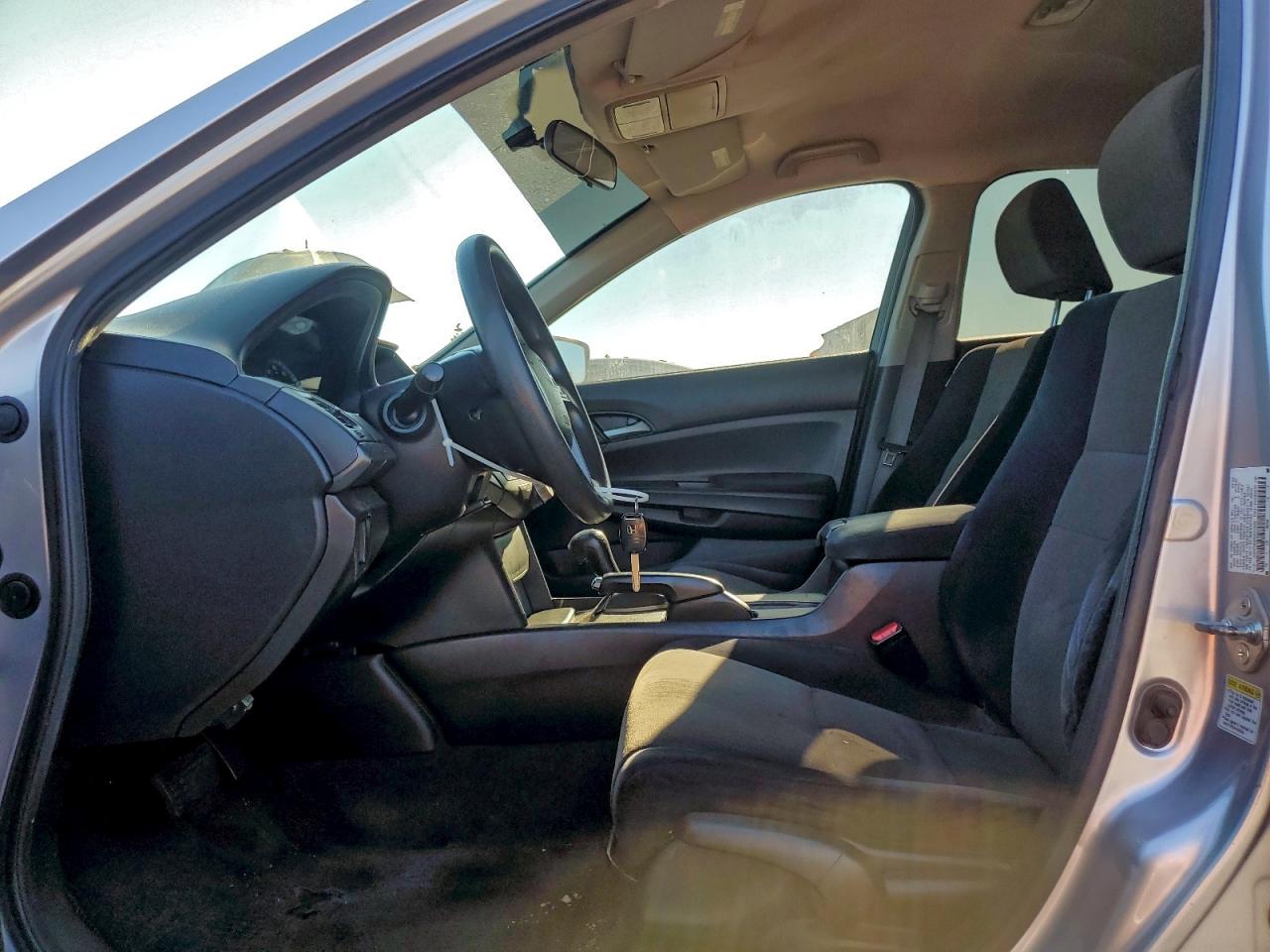 2009 HONDA ACCORD LX photo 7
