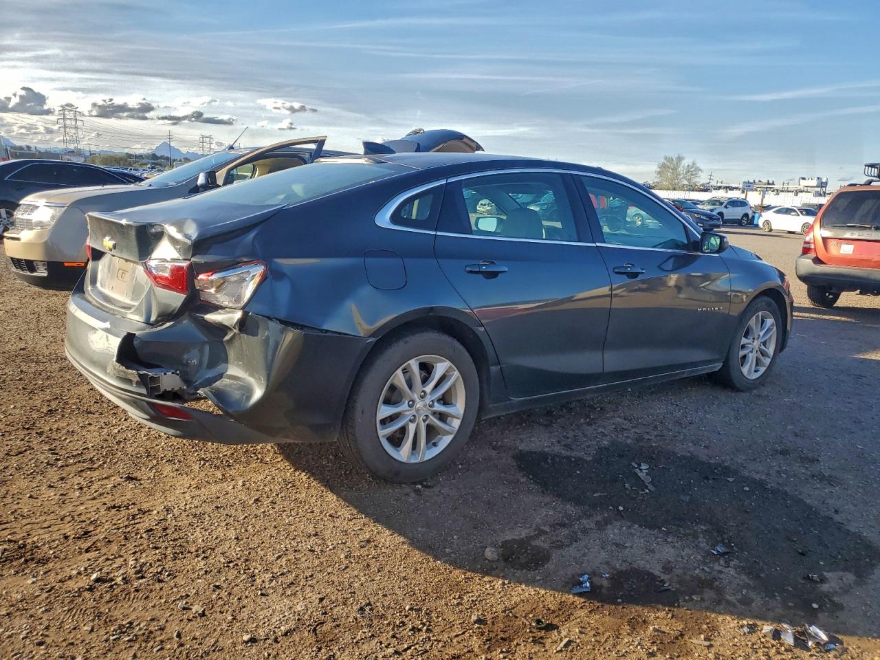 2016 CHEVROLET MALIBU LT photo 3
