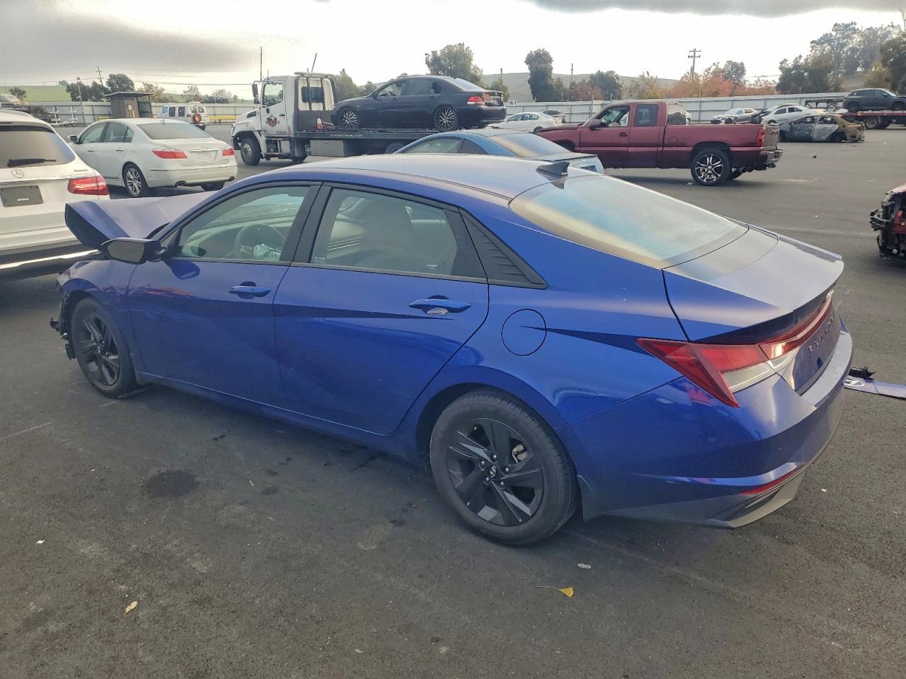 2022 HYUNDAI ELANTRA SEL photo 2