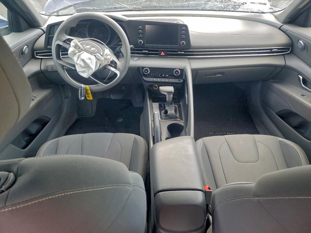 2022 HYUNDAI ELANTRA SEL photo 8