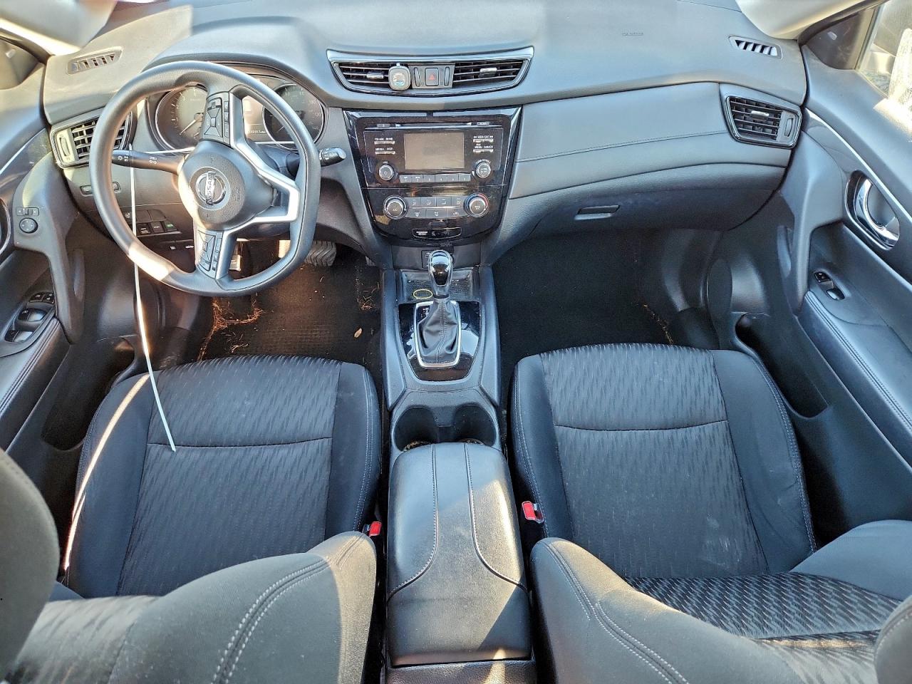 2017 NISSAN ROGUE SV photo 8