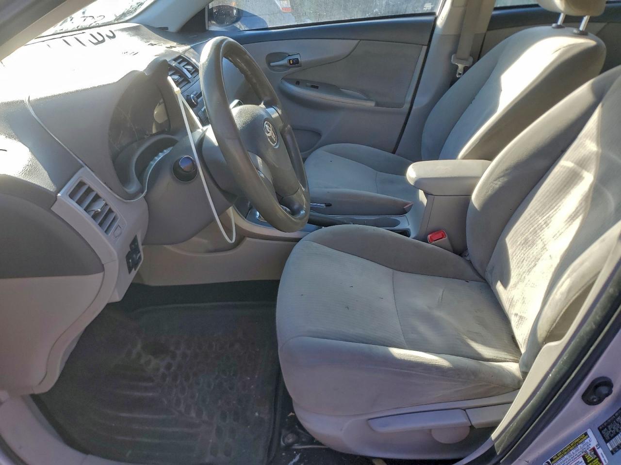 2010 TOYOTA COROLLA BASE photo 7