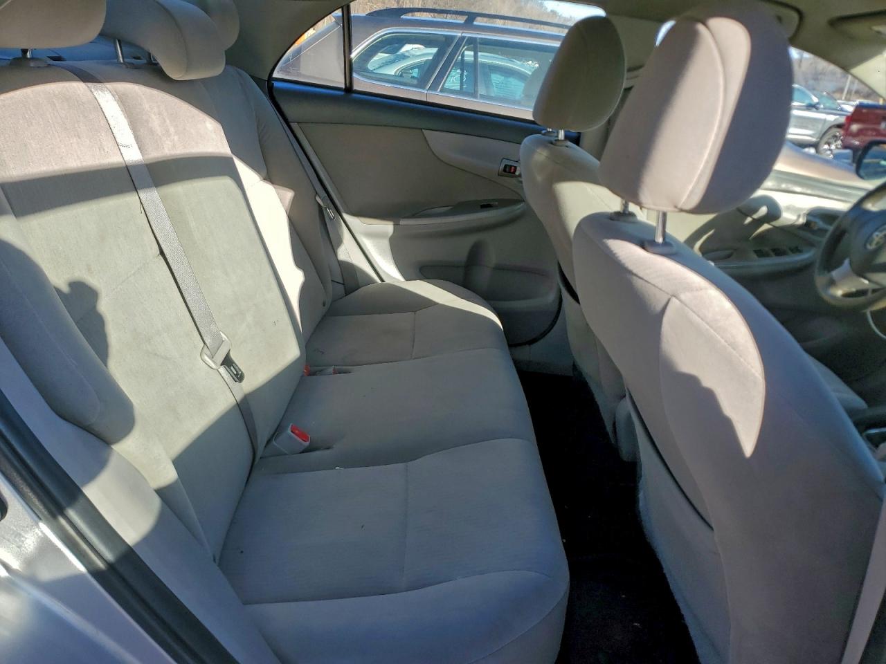 2010 TOYOTA COROLLA BASE photo 10