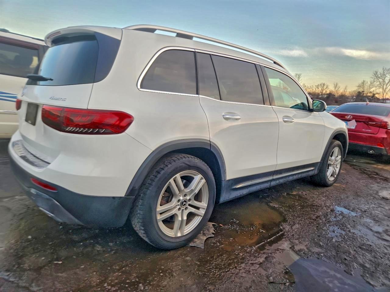 2020 MERCEDES-BENZ GLB 250 4MATIC photo 3