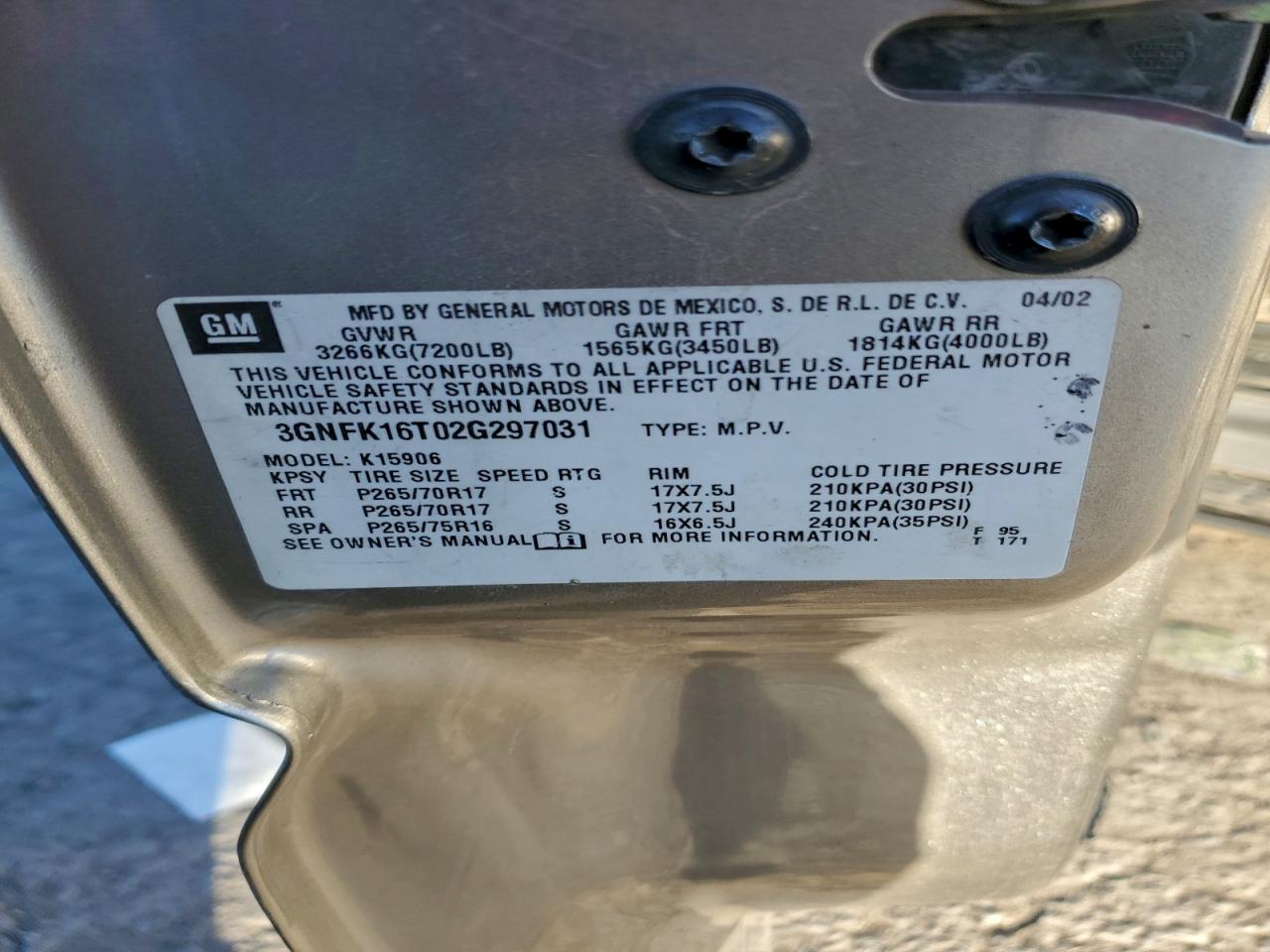 2002 CHEVROLET SUBURBAN K1500 photo 13
