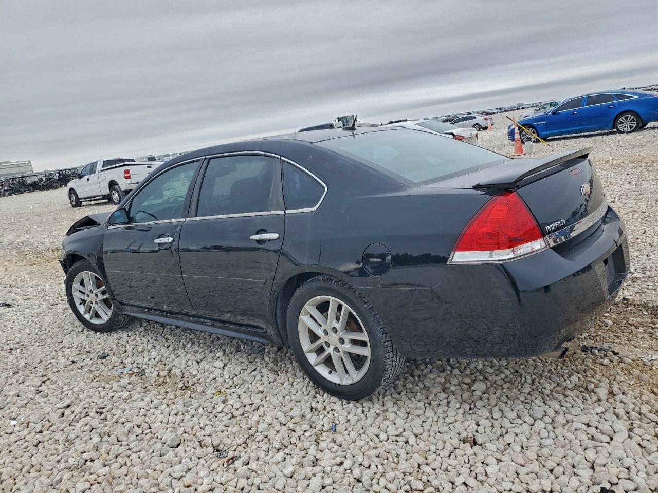 2011 CHEVROLET IMPALA LTZ photo 2
