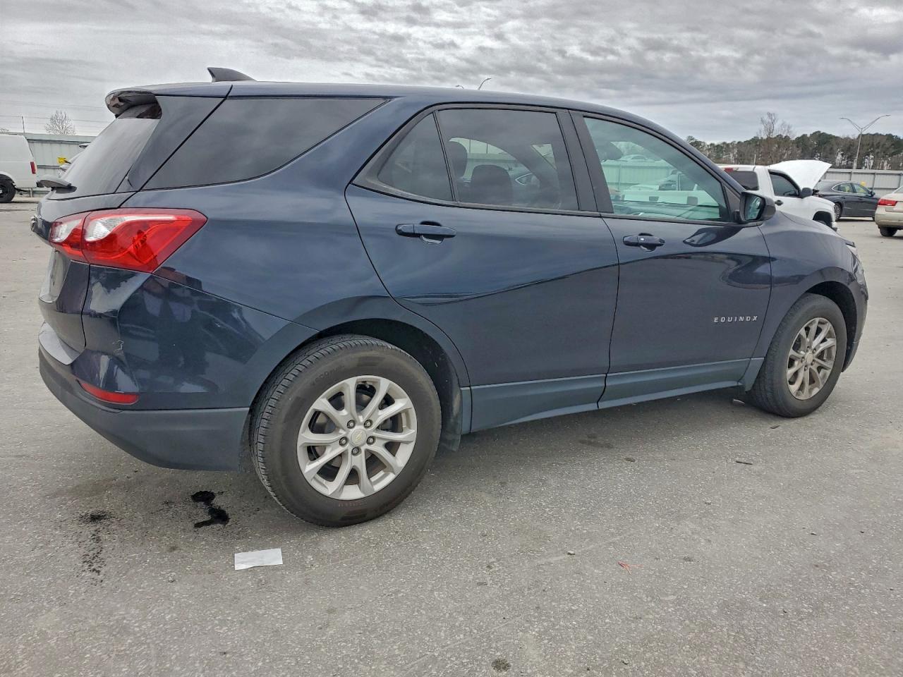 2020 CHEVROLET EQUINOX LS photo 3