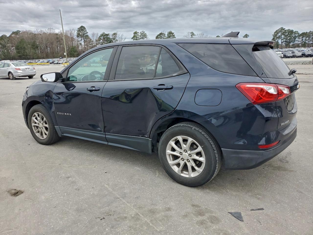 2020 CHEVROLET EQUINOX LS photo 2