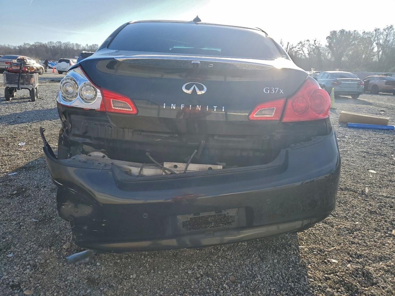 2013 INFINITI G37 photo 6