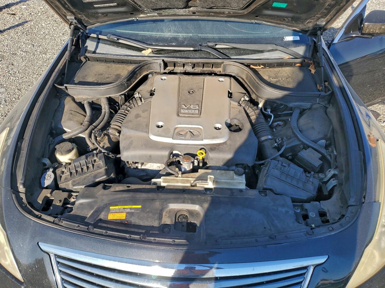 2013 INFINITI G37 photo 11