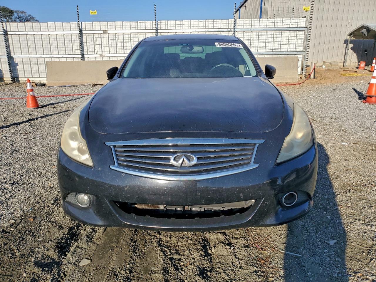 2013 INFINITI G37 photo 5