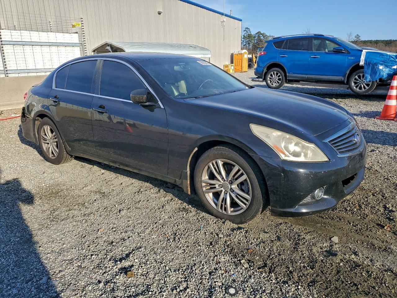 2013 INFINITI G37 photo 4