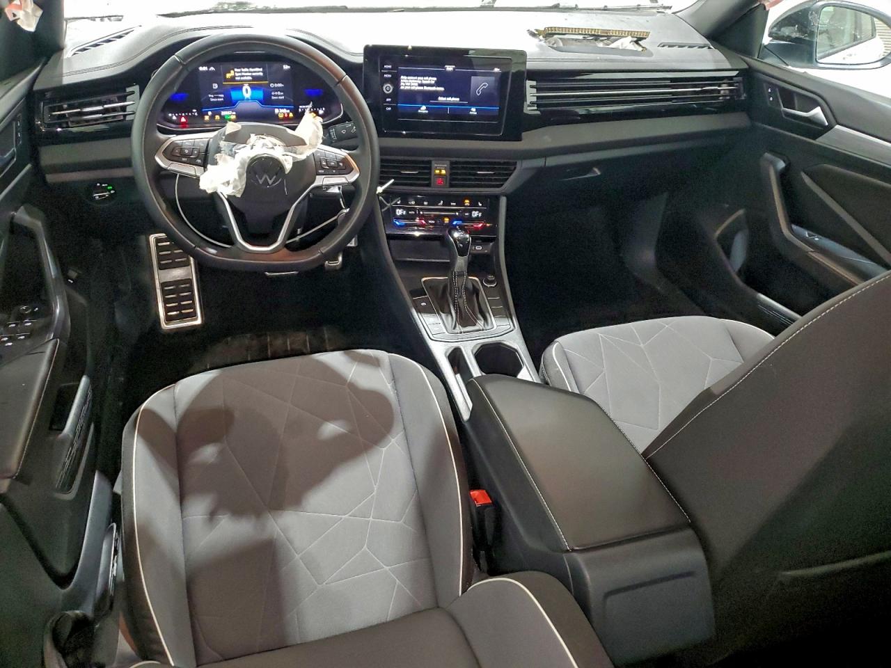 2025 VOLKSWAGEN JETTA SPORT photo 8