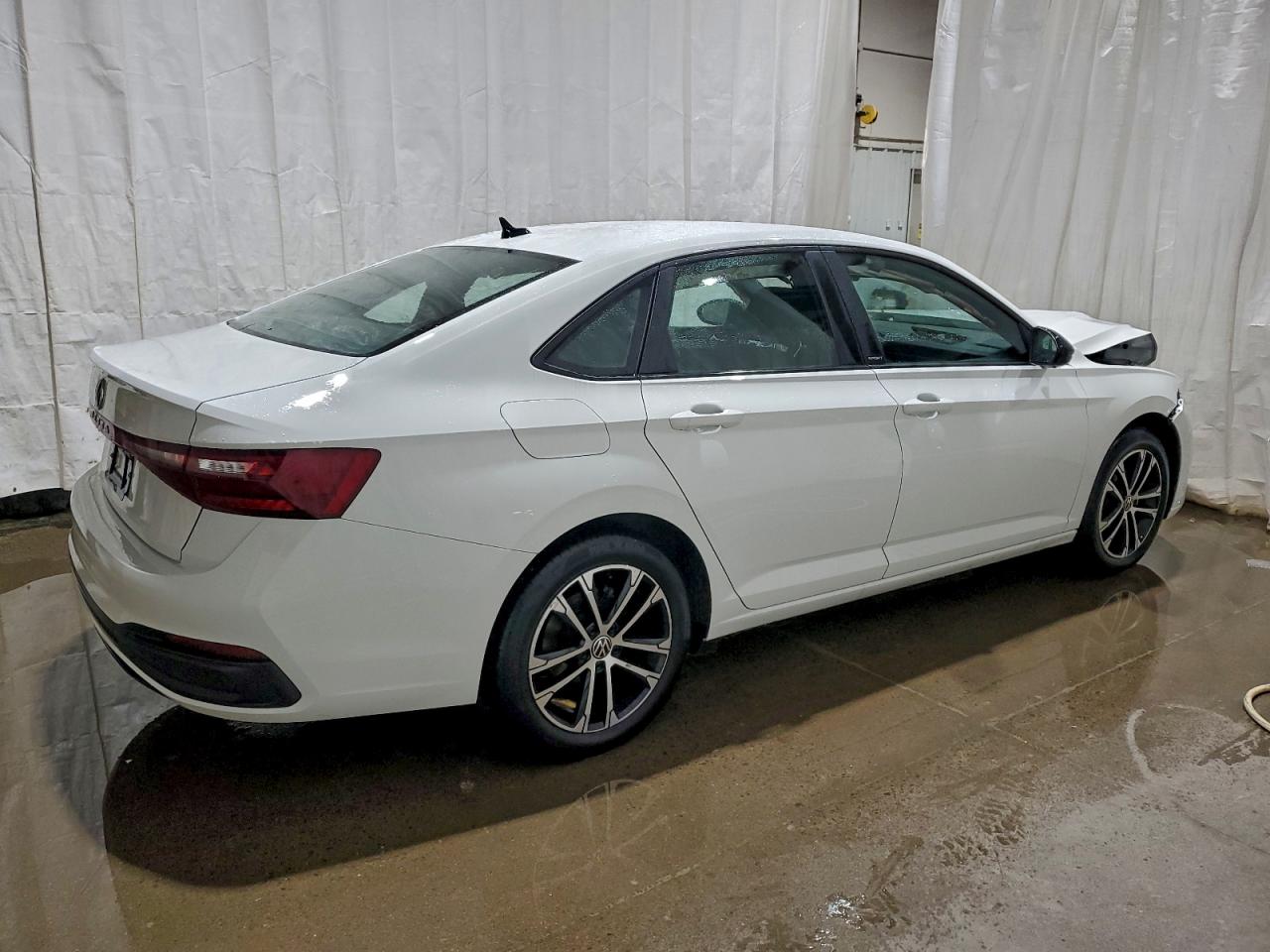 2025 VOLKSWAGEN JETTA SPORT photo 3