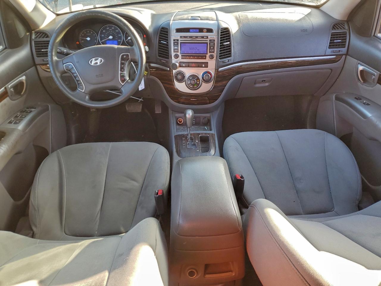 2010 HYUNDAI SANTA FE GLS photo 8