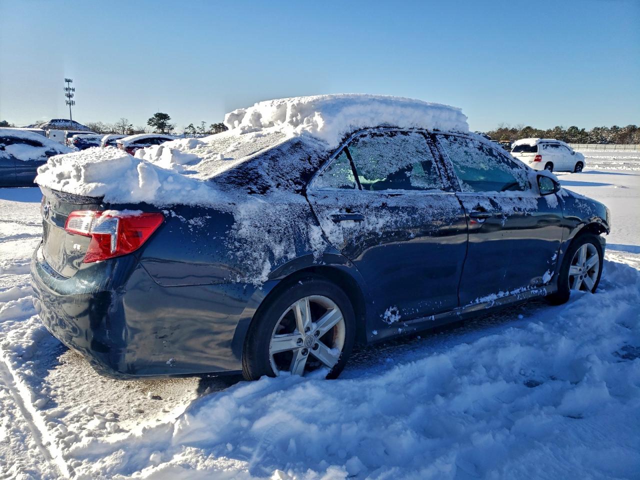 2012 TOYOTA CAMRY BASE photo 3