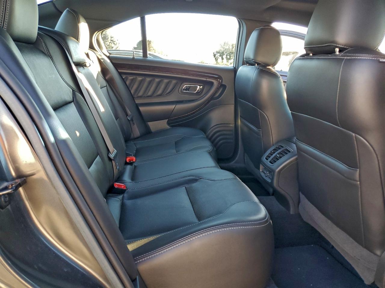 2016 FORD TAURUS LIMITED photo 10