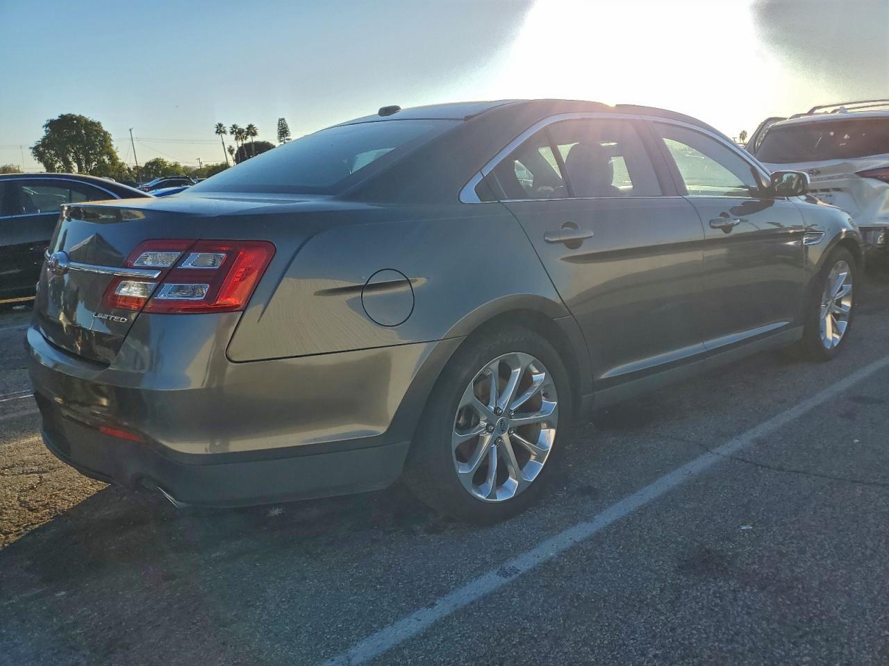 2016 FORD TAURUS LIMITED photo 3