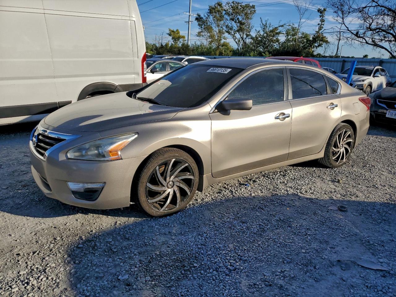 2013 NISSAN ALTIMA 2.5 — SIDE damage — photo 1