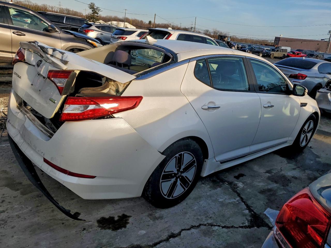2011 KIA OPTIMA HYBRID photo 3