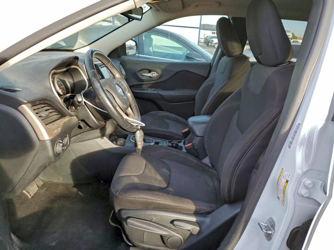 2015 JEEP CHEROKEE LATITUDE photo 19