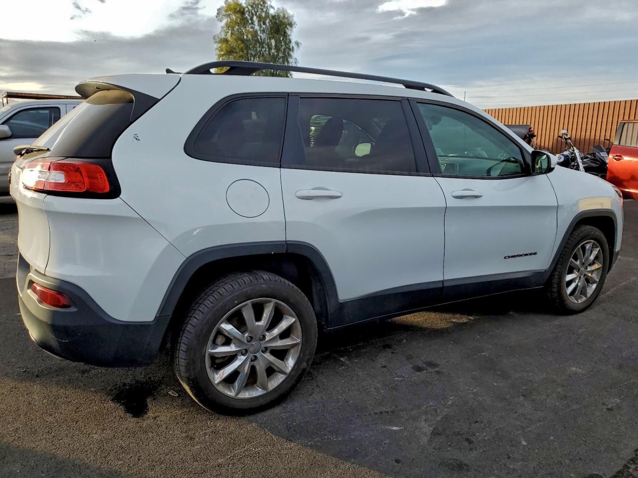 2015 JEEP CHEROKEE LATITUDE photo 7