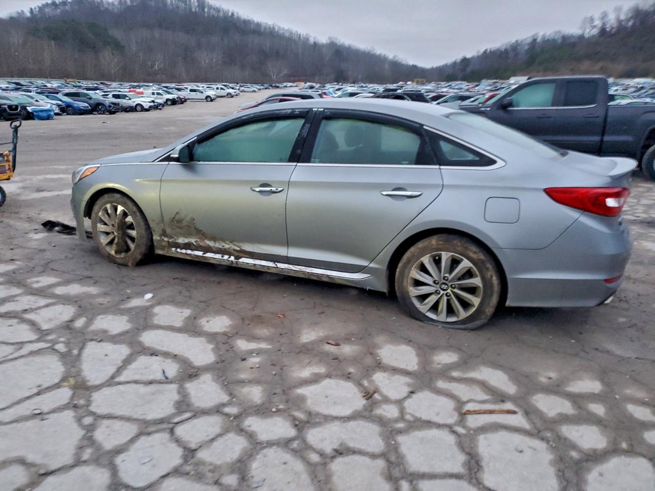 2015 HYUNDAI SONATA SPORT photo 2