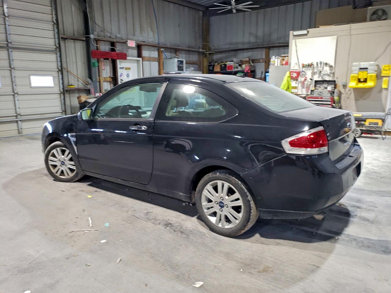 2008 FORD FOCUS SE photo 2