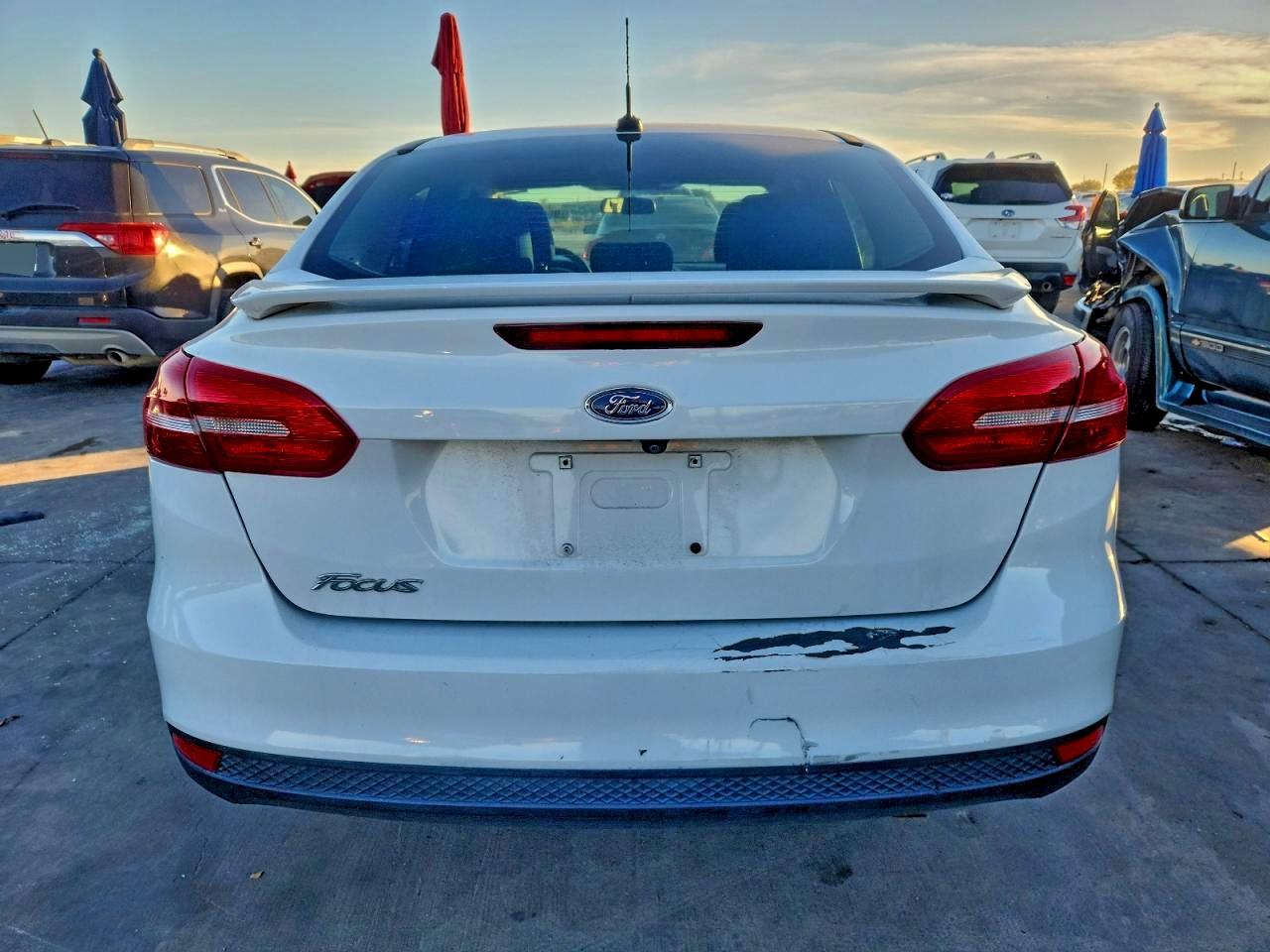 2018 FORD FOCUS S photo 6