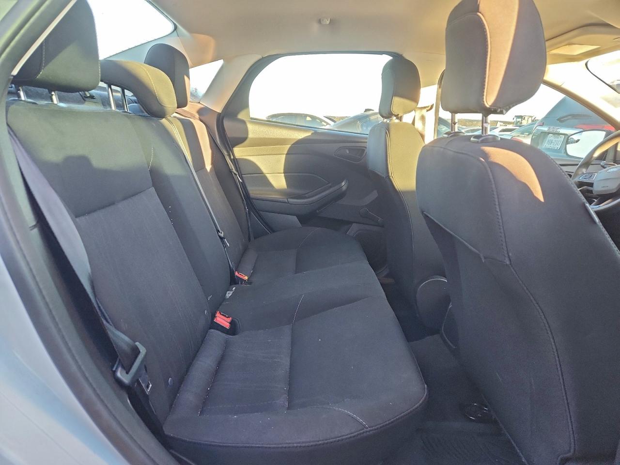 2018 FORD FOCUS S photo 10