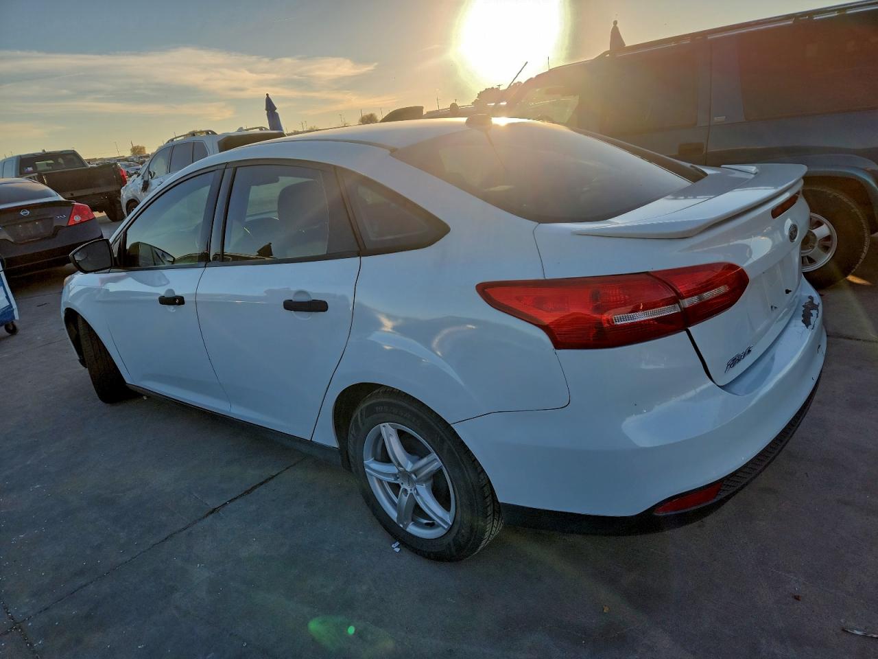 2018 FORD FOCUS S photo 2