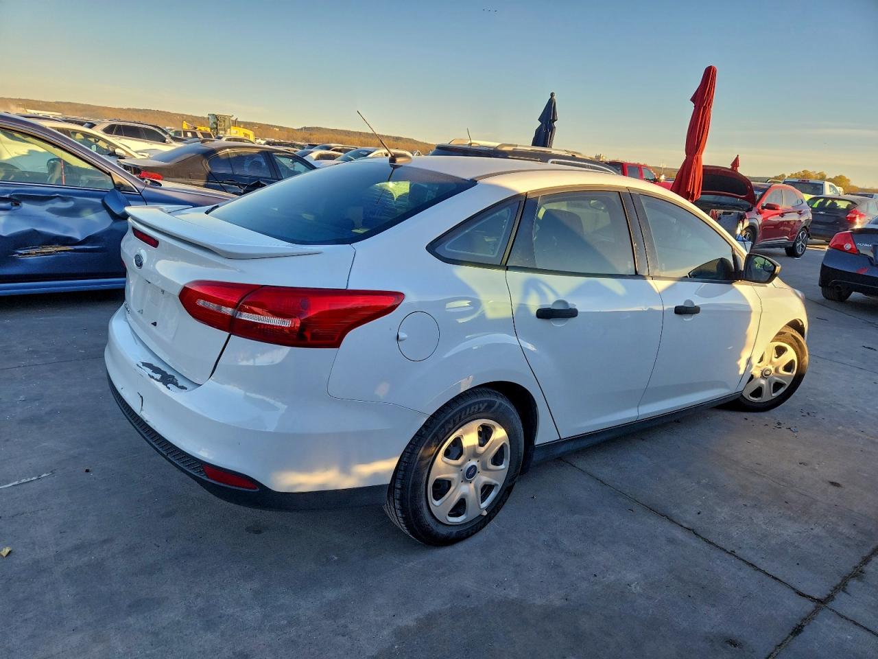 2018 FORD FOCUS S photo 3
