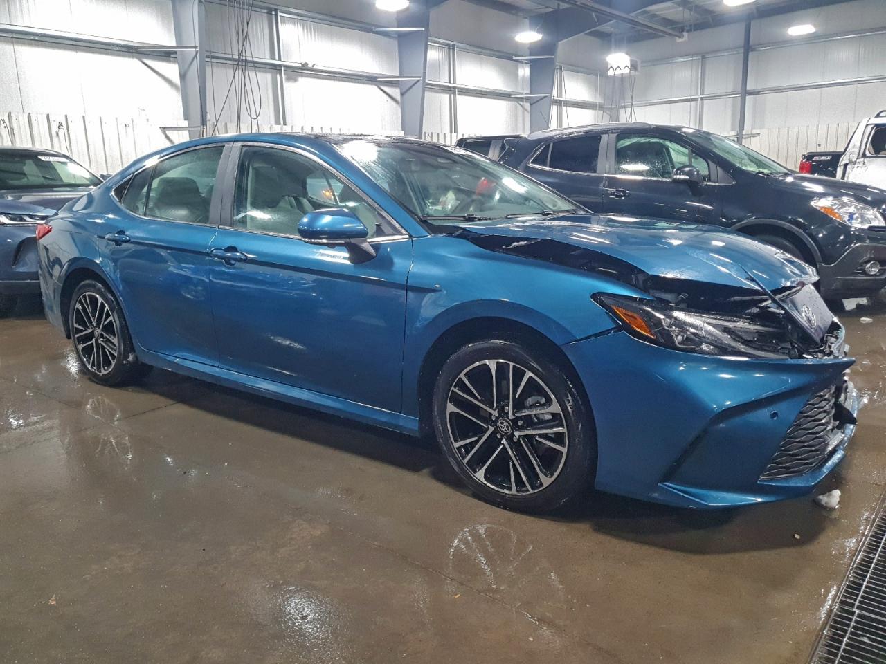 2025 TOYOTA CAMRY XSE photo 4
