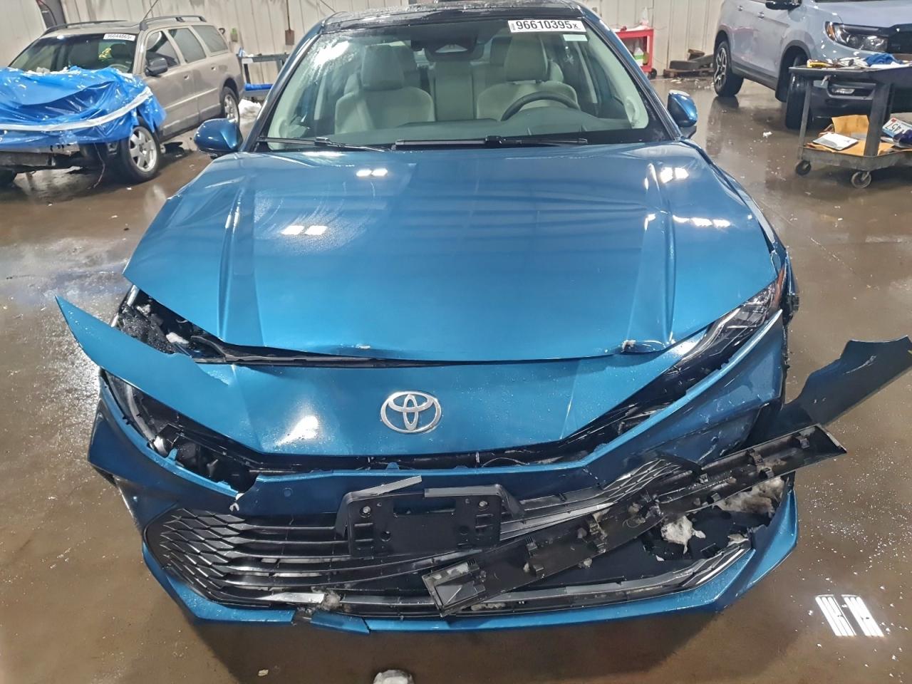 2025 TOYOTA CAMRY XSE photo 5
