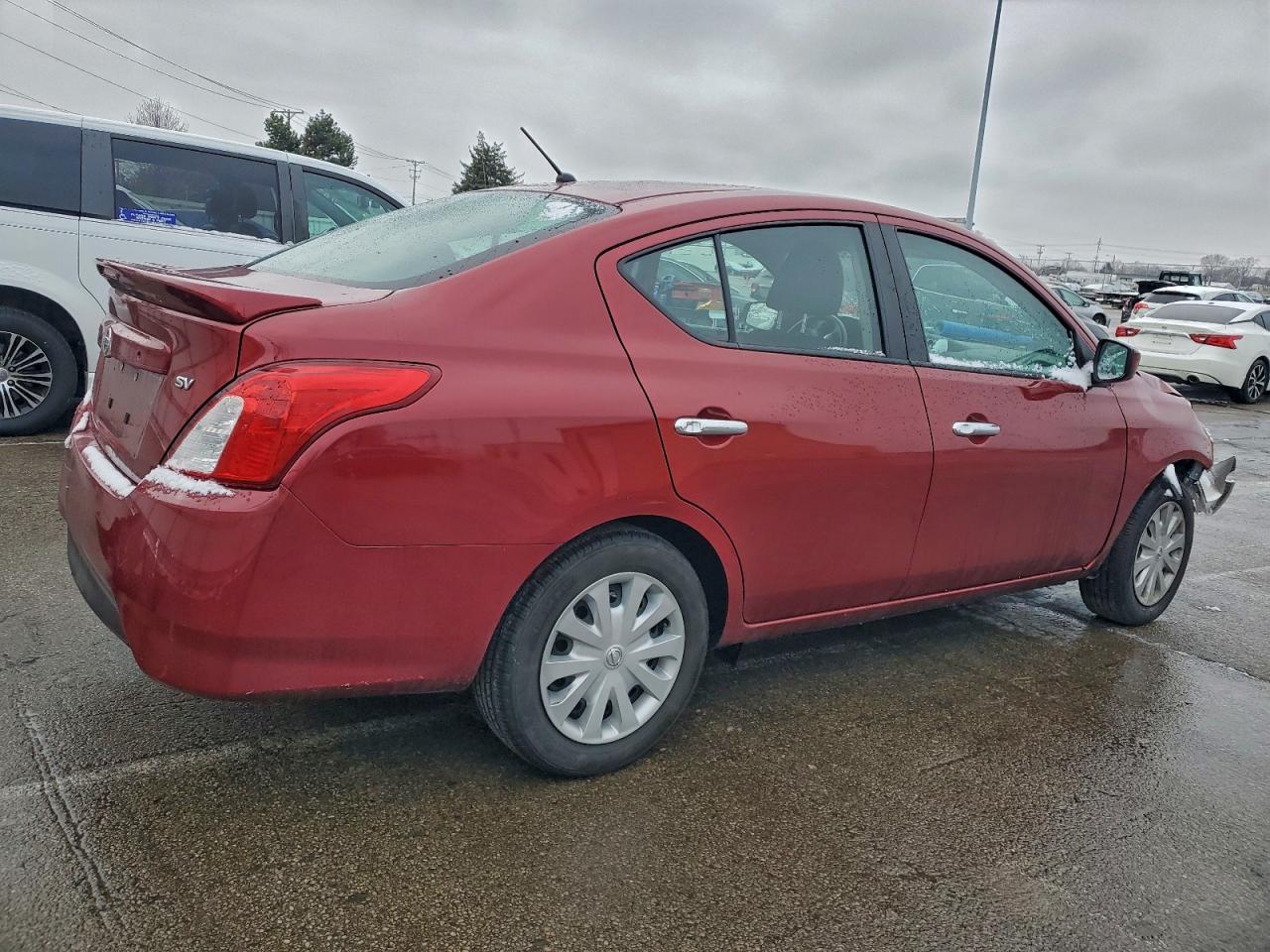 2019 NISSAN VERSA S photo 3