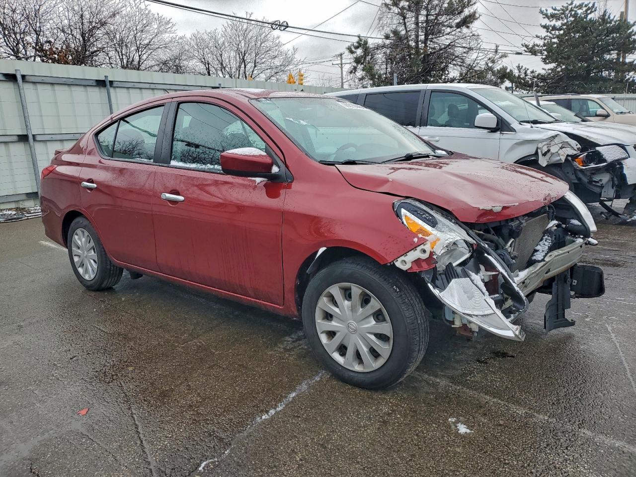 2019 NISSAN VERSA S photo 4