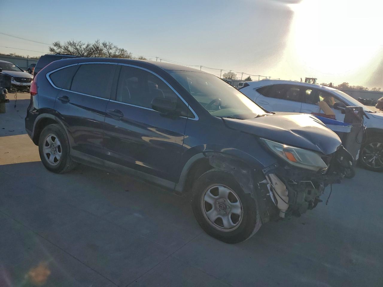 2015 HONDA CR-V LX photo 4