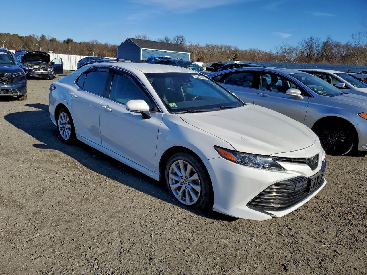 2018 TOYOTA CAMRY LE photo 4