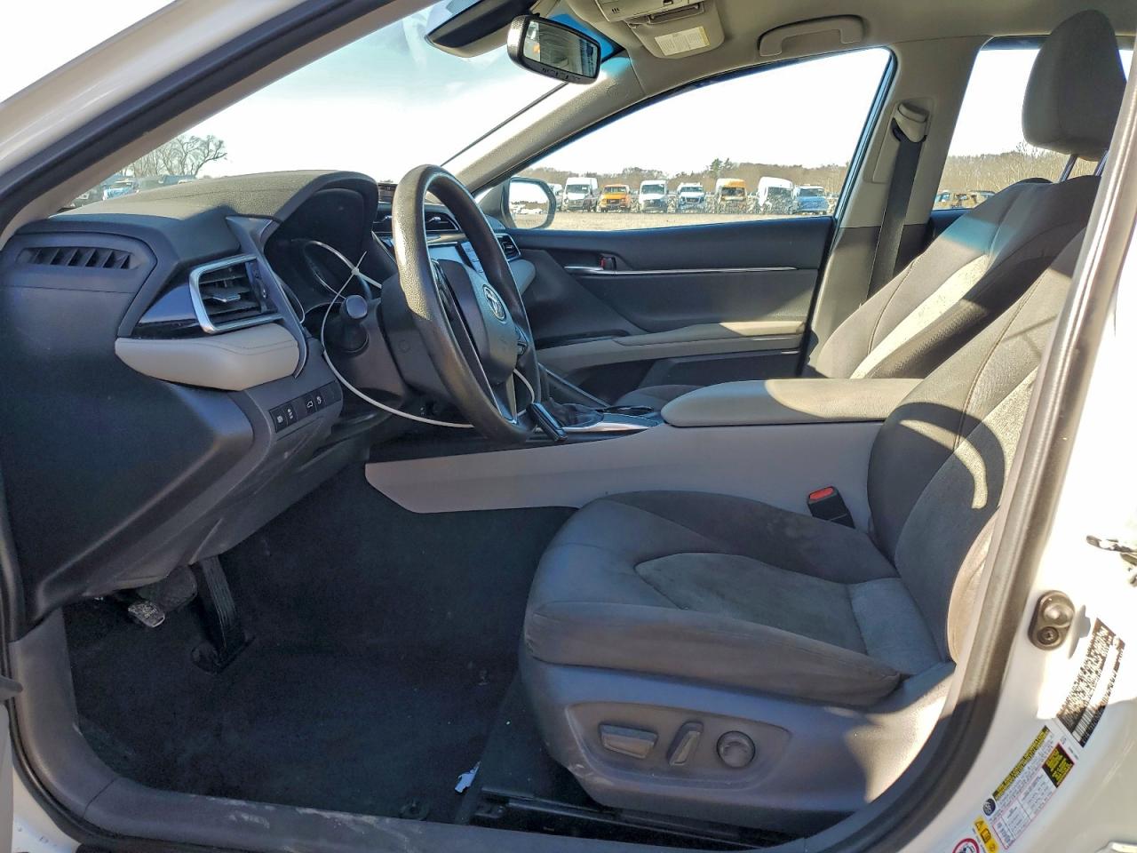 2018 TOYOTA CAMRY LE photo 7